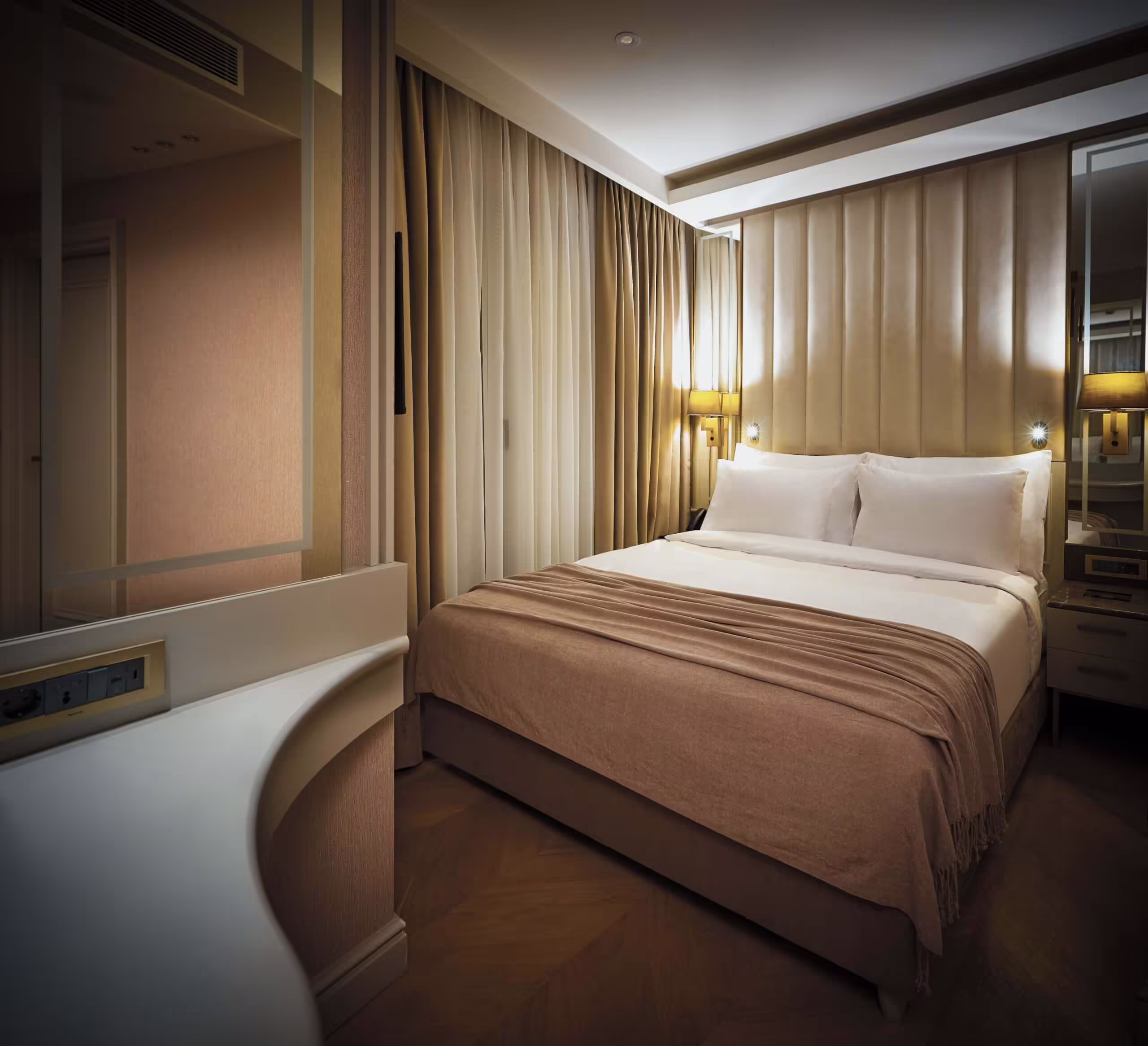 Grand Galata Hotel Classic Room Hero 02