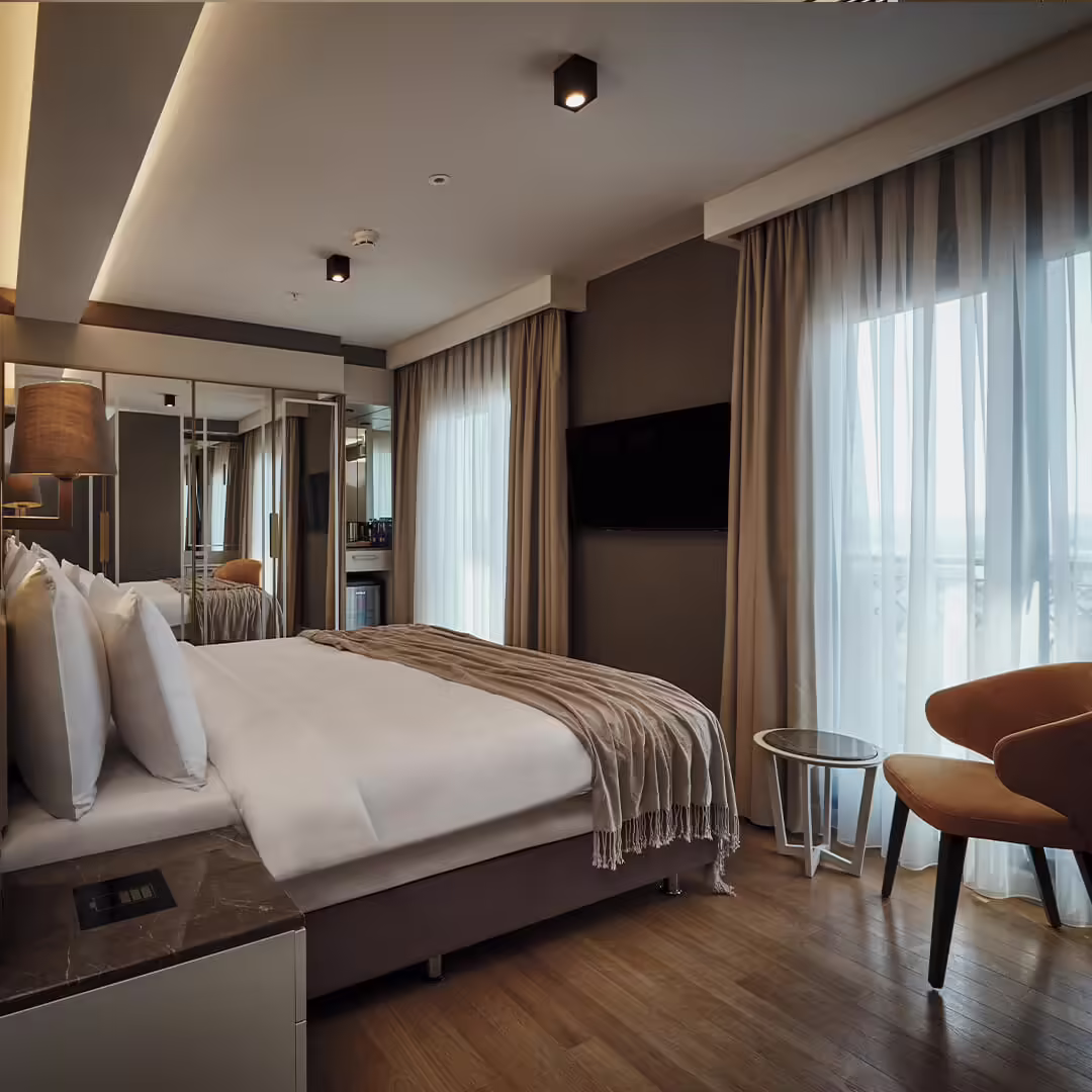 Grand Galata Hotel Superior Room With Galata View With Balcony Hero 02